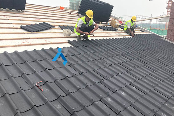 無錫摩利科為無錫漁港中學提供陶感瀝青波形瓦